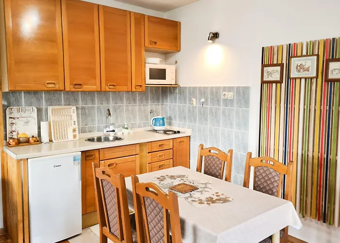 Urbanscape Apartment + Free Private Parking