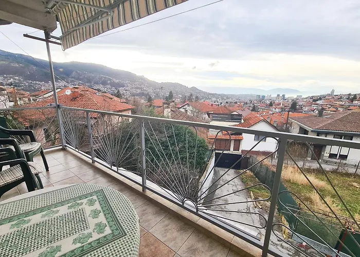 Urbanscape Apartment + Free Private Parking