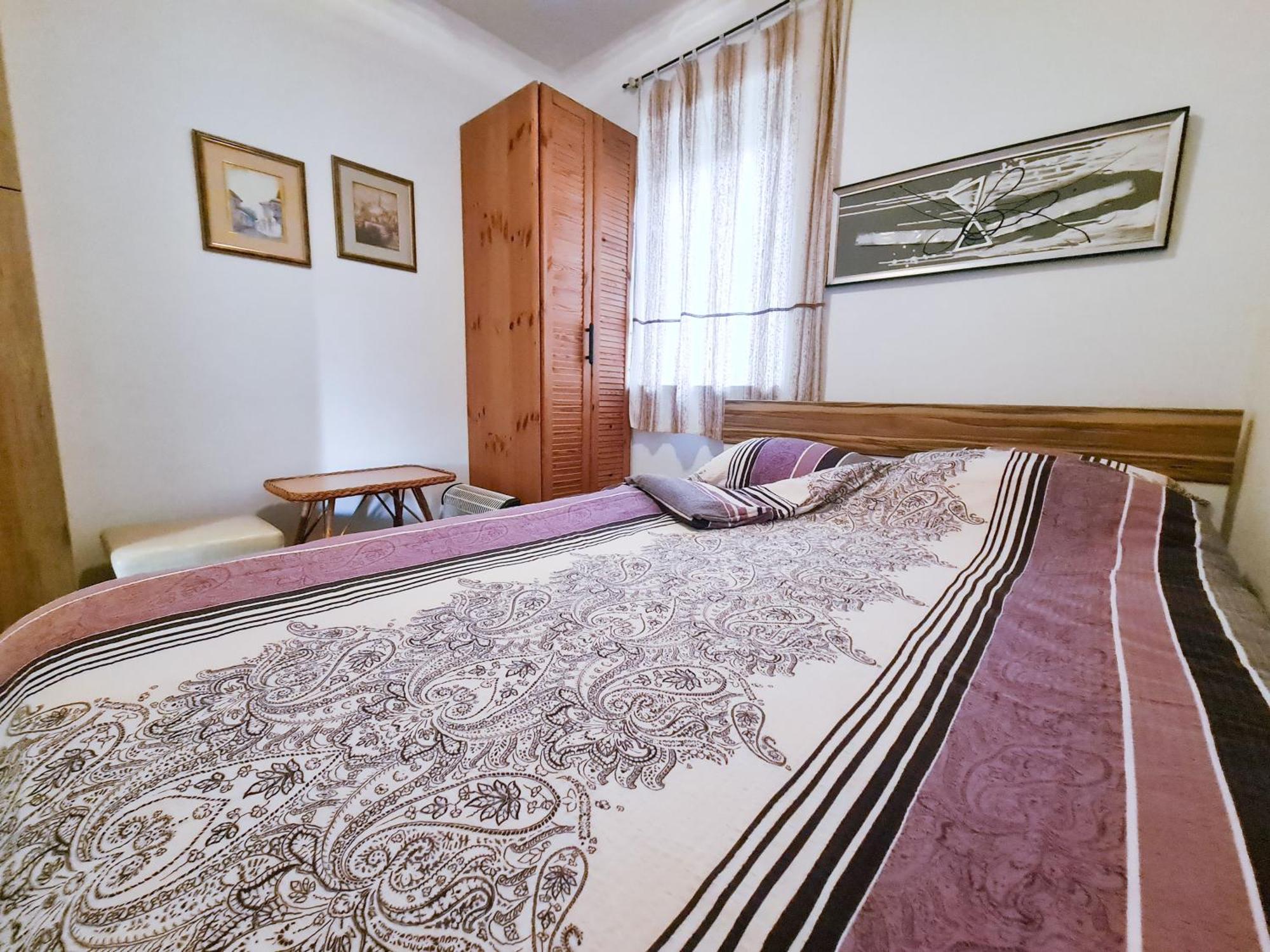 Urbanscape + Free Private Parking Apartment Sarajevo